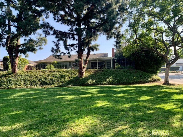 Building Photo - 23211 Meadowbrook Cir
