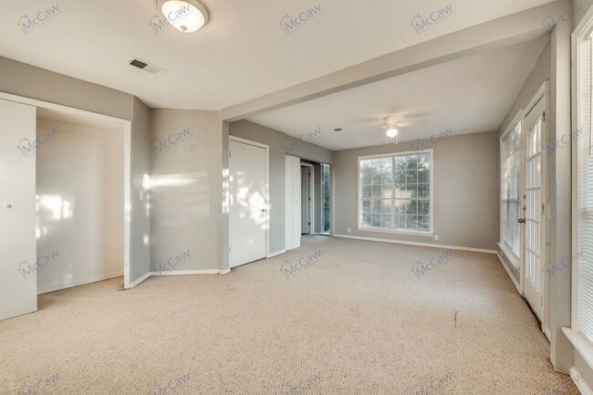 Building Photo - 3001 Hilltop Rd