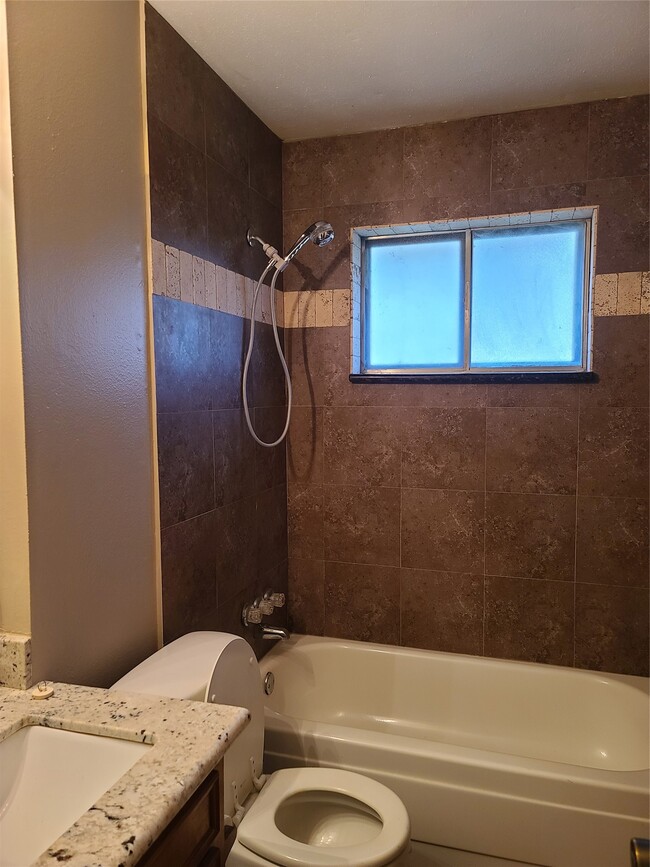 Building Photo - 5303 Little John Ln