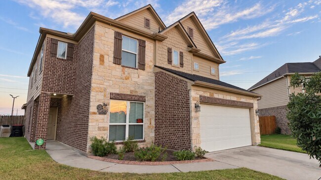 Building Photo - 12102 Kings Fall Dr