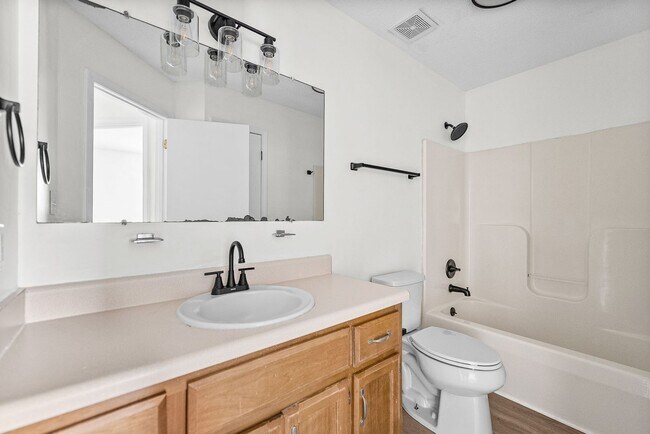 Building Photo - 409 Sandburg Dr