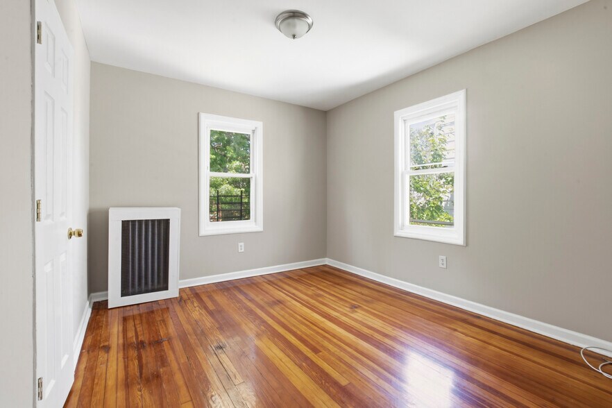 Bedroom2 - 323 Myrtle Ave