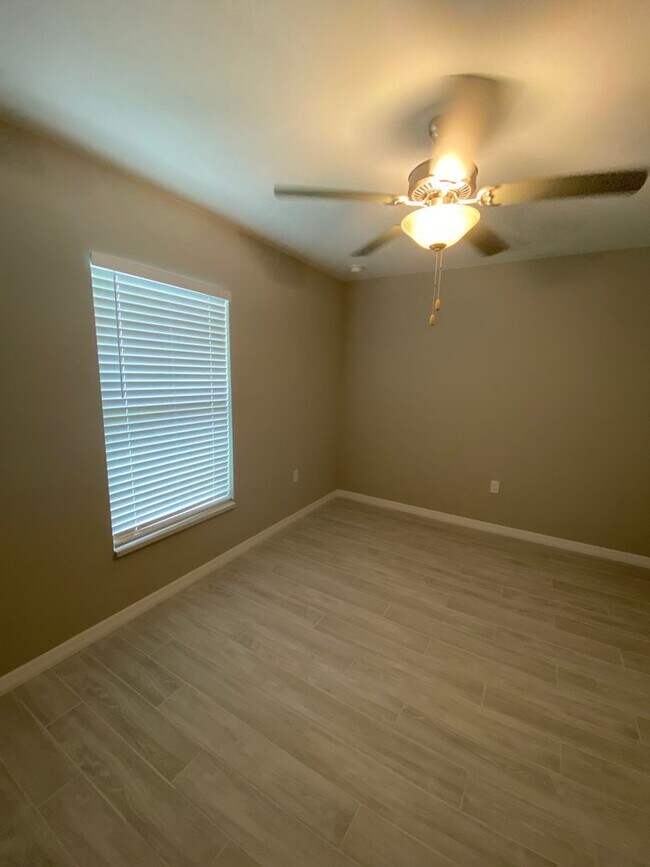 Building Photo - 3019 SW 4th Ave