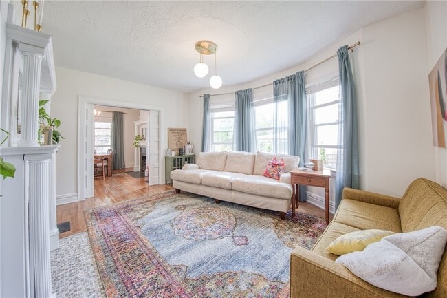 Building Photo - 911 Nevin Ave