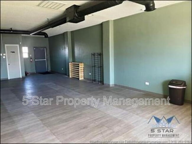 Building Photo - 1909 Yandell Dr