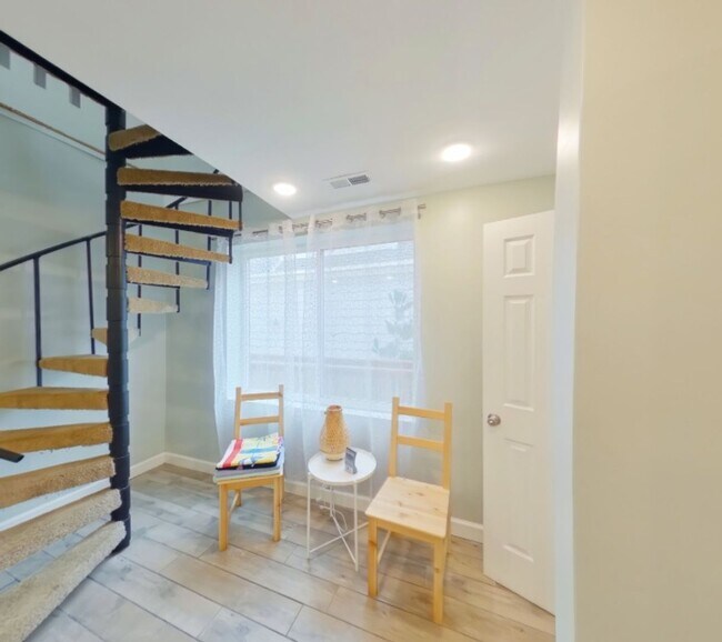 Building Photo - Ocean View