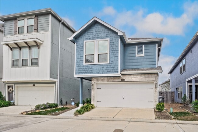 Building Photo - 11915 Oakmont Valley Trace