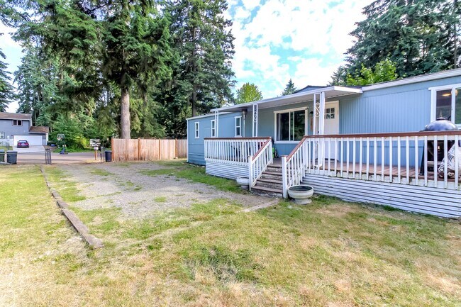 Building Photo - Updated 2 bedroom manufactured home on lar...