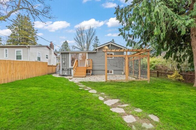 Building Photo - Charming Cottage in West Seattle's Highly ...