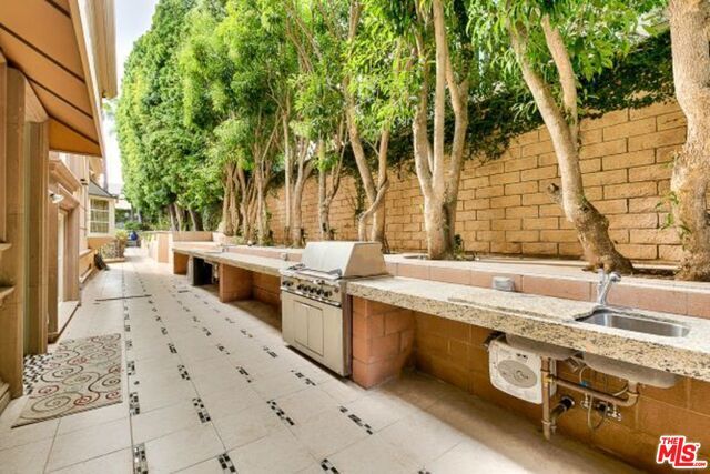 Building Photo - 817 Whittier Dr