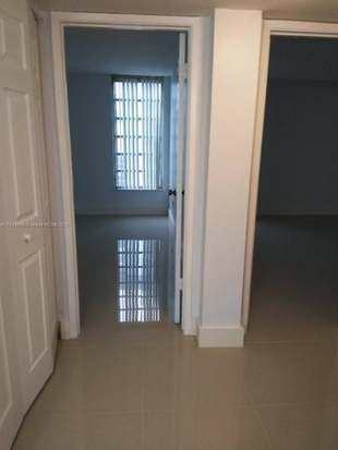 Building Photo - 110 Fontainebleau Blvd