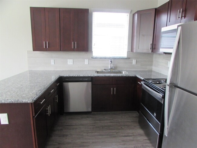 Building Photo - 3249 Dixie Dr