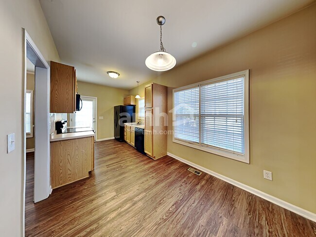 Building Photo - 835 Brookhannah Ct