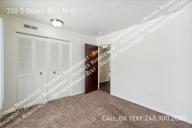 Building Photo - 330 S Drake Rd