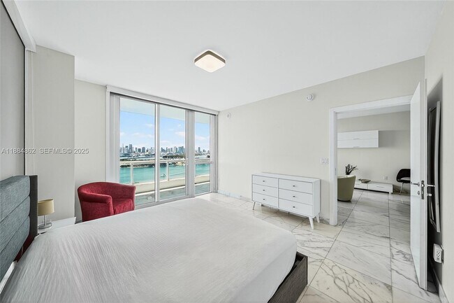 Building Photo - 540 West Ave