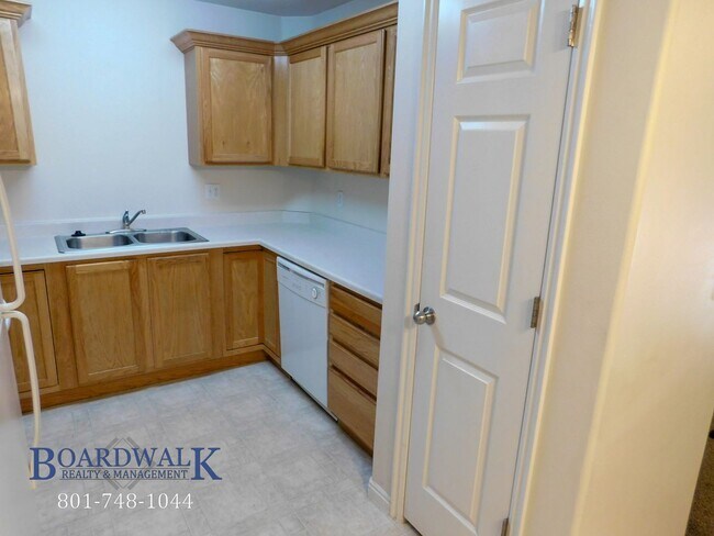Building Photo - 1529 Westbury Way