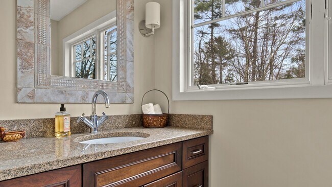 Building Photo - 14 Glendale Rd