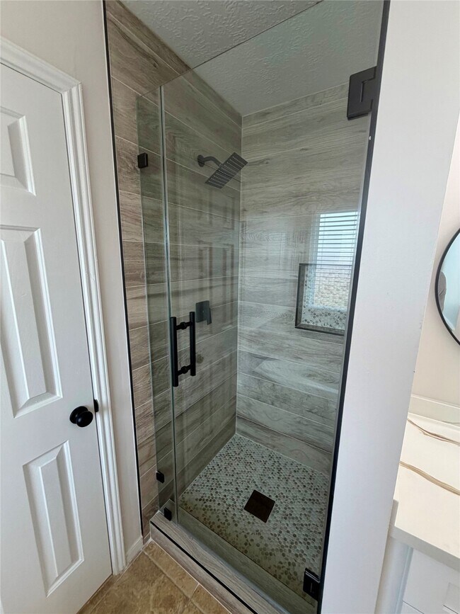 Building Photo - 11830 Oakner Dr