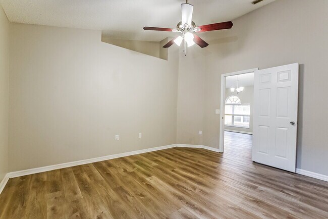 Building Photo - 337 Placid Lake Dr