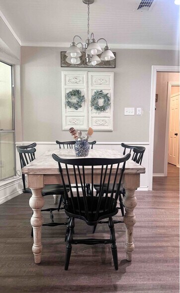 Building Photo - 401 Lake Louise Ct