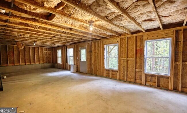 Building Photo - 6571 Bluffview Dr