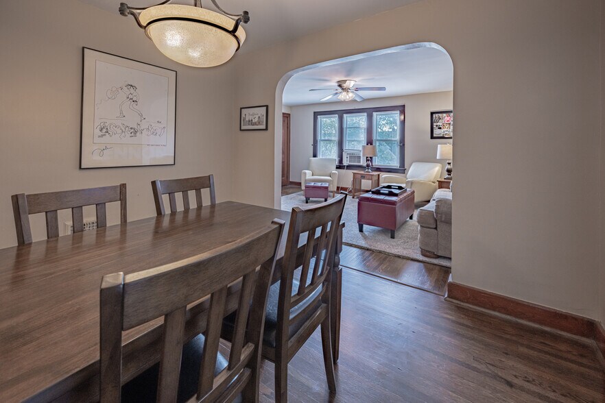 Building Photo - 118 Nassau Ave