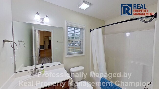 Building Photo - 3 BD/2 BA Home w/Split Bedrooms, Bonus Room, Fenced Yard & Attached Garage