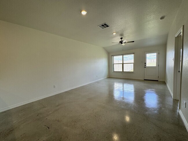 Building Photo - 1234 Lehmann Dr