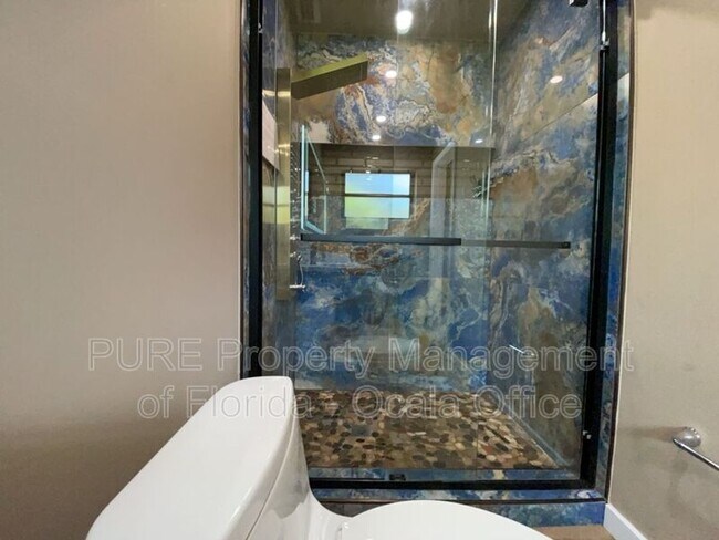 Building Photo - 4211 SW 6th Ave