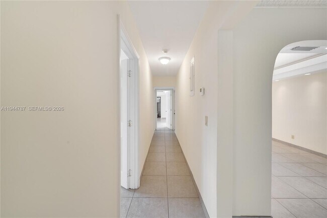 Building Photo - 5524 Cleveland St