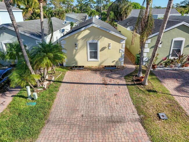 Building Photo - 3125 Shelby Way