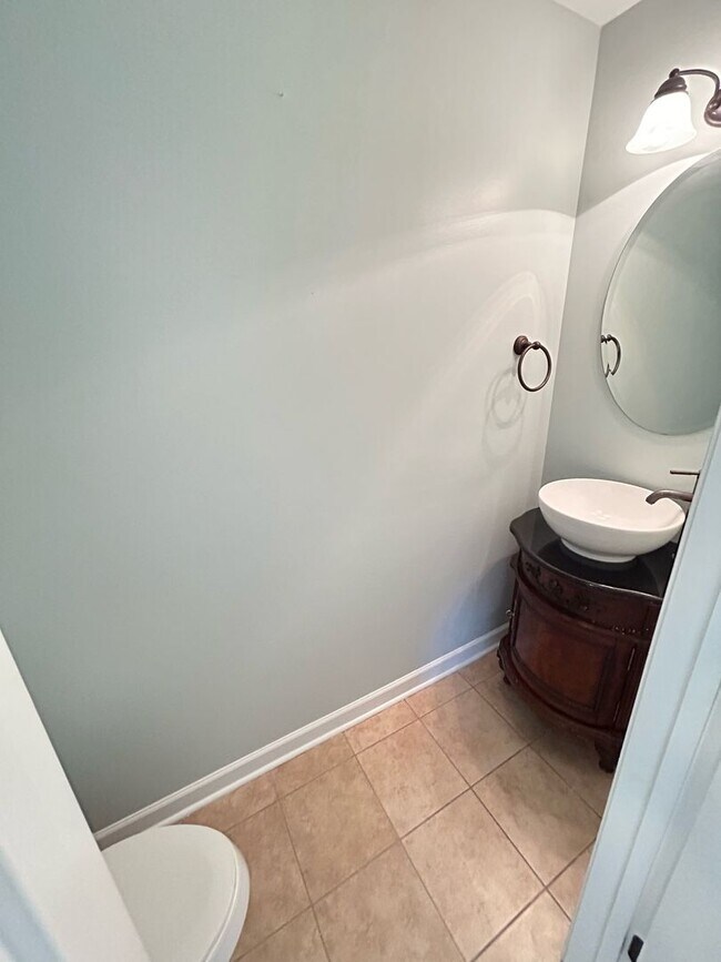 Building Photo - Beautiful 4Bed/2.5 Bath Home in Wren Creek!