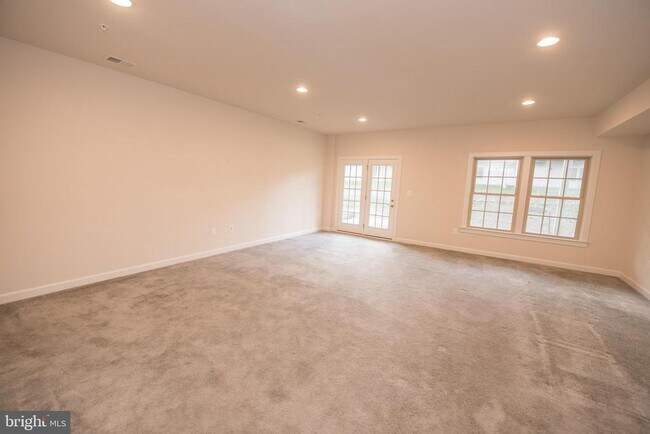 Building Photo - 7444 Burnside Way