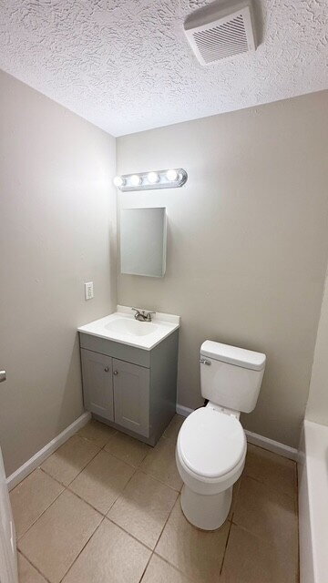 Building Photo - WEST SIDE 3 BEDROOM RANCH AVAILABLE NOW!