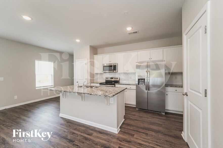 Building Photo - 2043 Cypress Village Dr NW