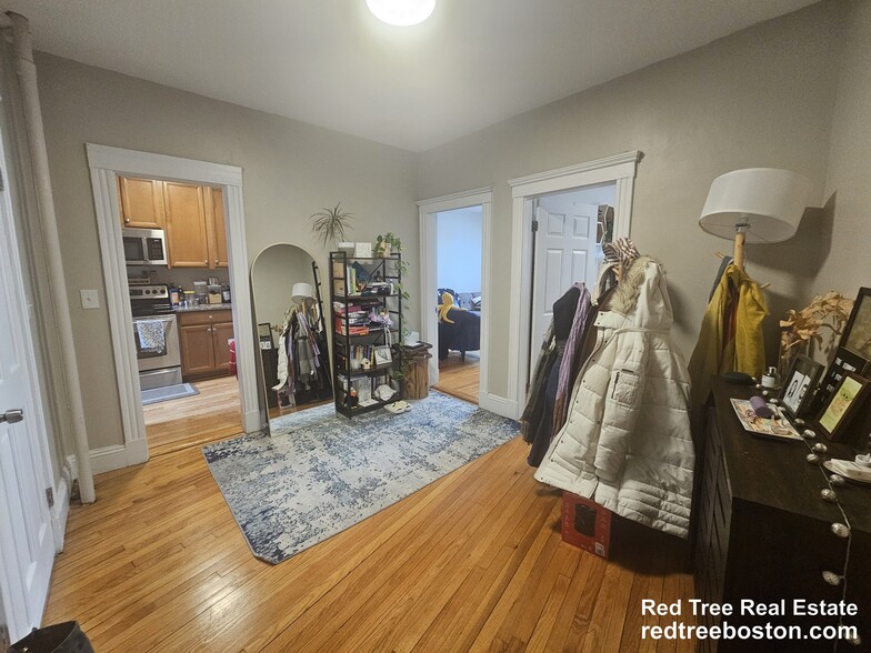 Building Photo - 370 Chestnut Hill Ave