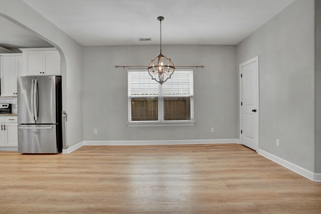 Building Photo - 211 Thalia Rd