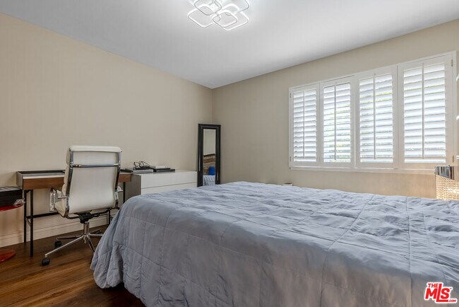 Building Photo - 2637 Angelo Dr