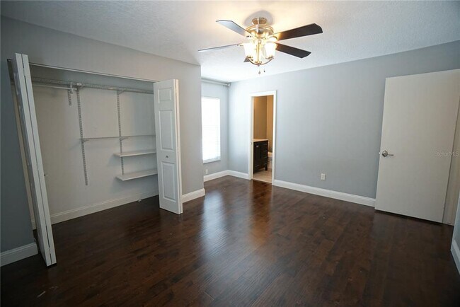 Building Photo - 3323 W Swann Ave