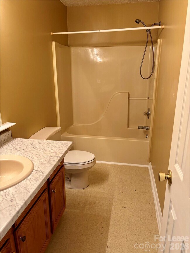 Building Photo - 316 Springhill Ln