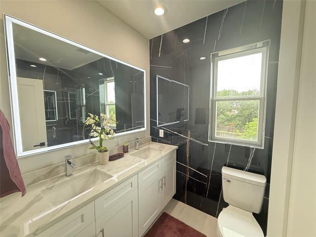 Building Photo - 7207 Mohawk Dr