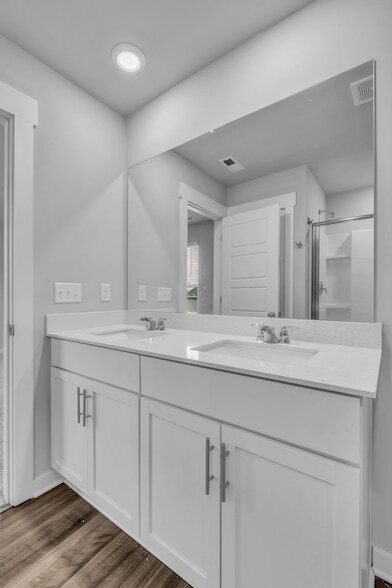 Building Photo - 1020 Baltusrol Ln