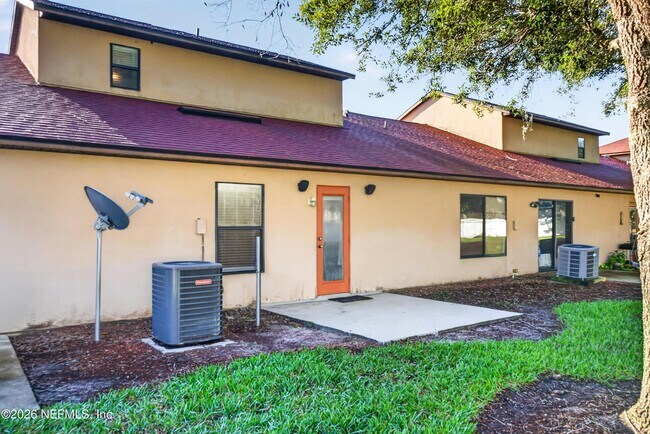 Building Photo - 353 Redwood Ln
