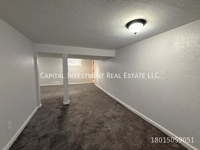 Building Photo - 1386 S 900 W