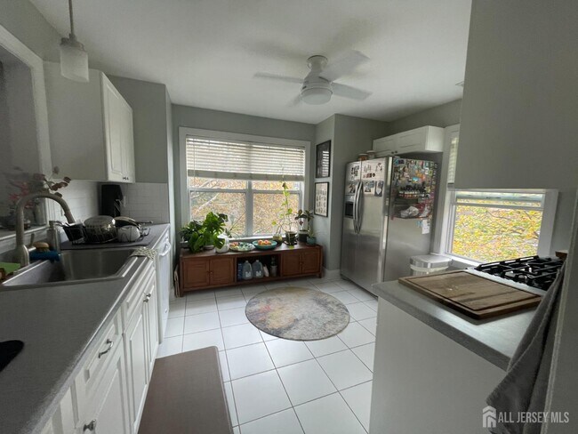 Primary Photo - 112 Central Ave