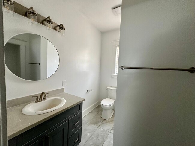 Building Photo - 1704 South St