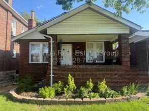 Building Photo - 6854 Plymouth Ave