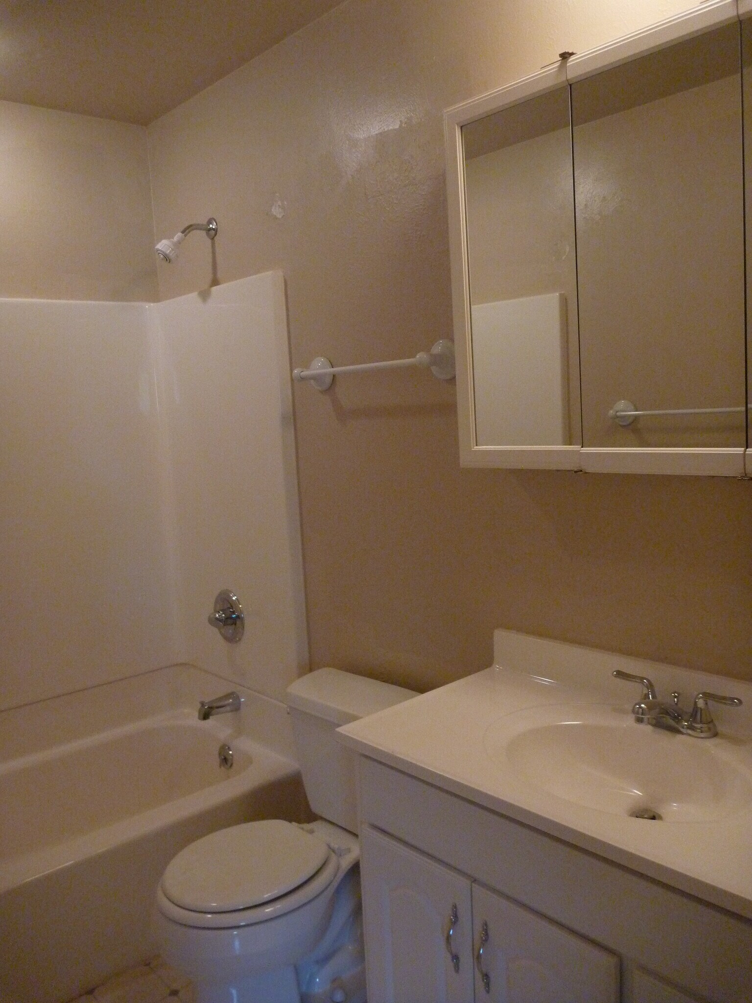 Full bathroom upstairs - 3725 95th W Pl