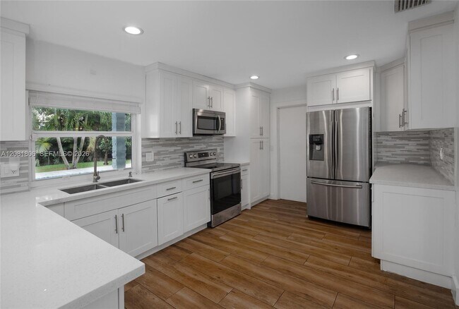Building Photo - 7460 NW 7th Ct