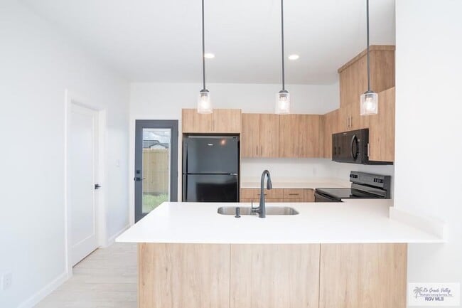 Building Photo - 3604 Hidalgo Cir